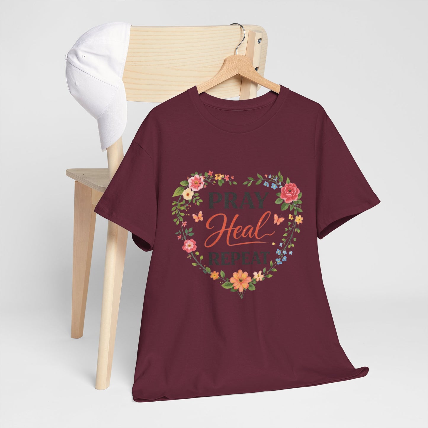 T-Shirt „Pray Heal Repeat“ – Inspirierendes T-Shirt mit Glaubensmotiv