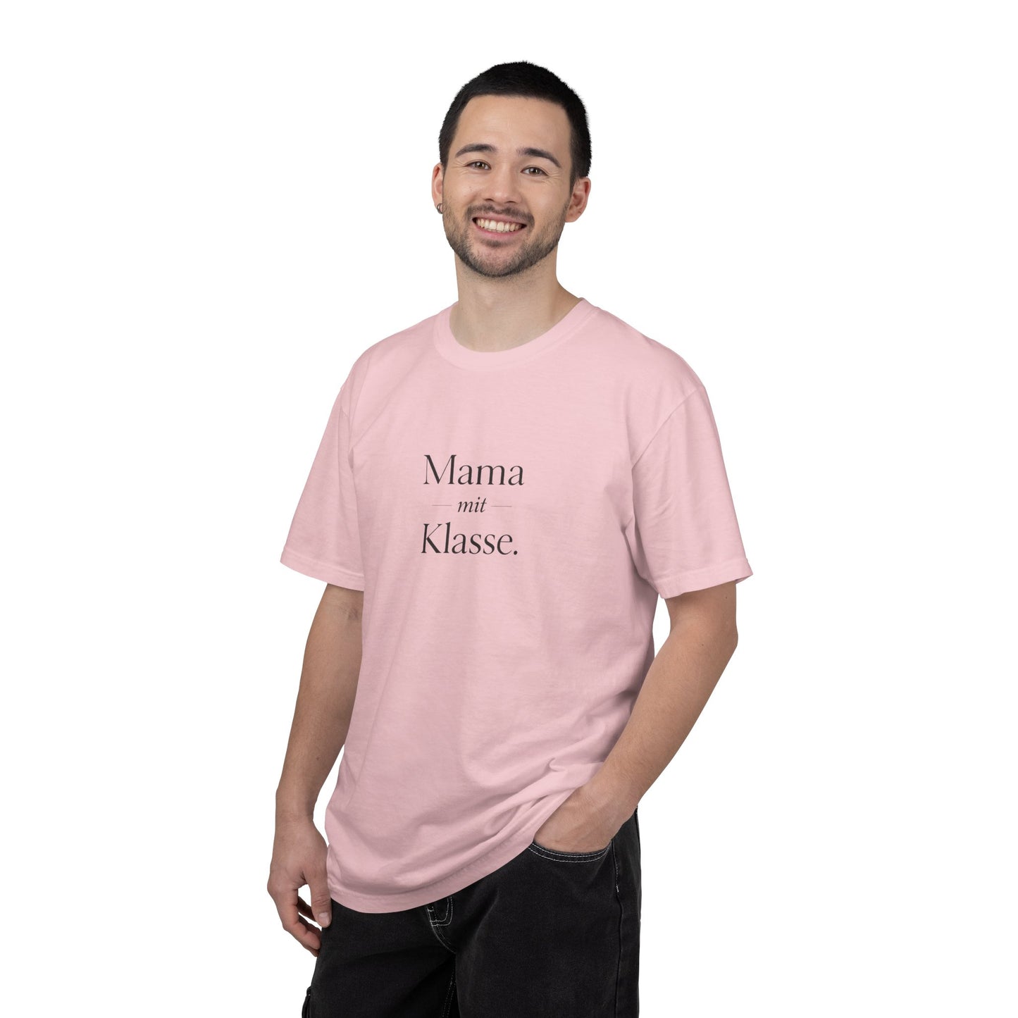 Mama mit Klasse T-Shirt — Stylish German 'Mama with Class' Tee