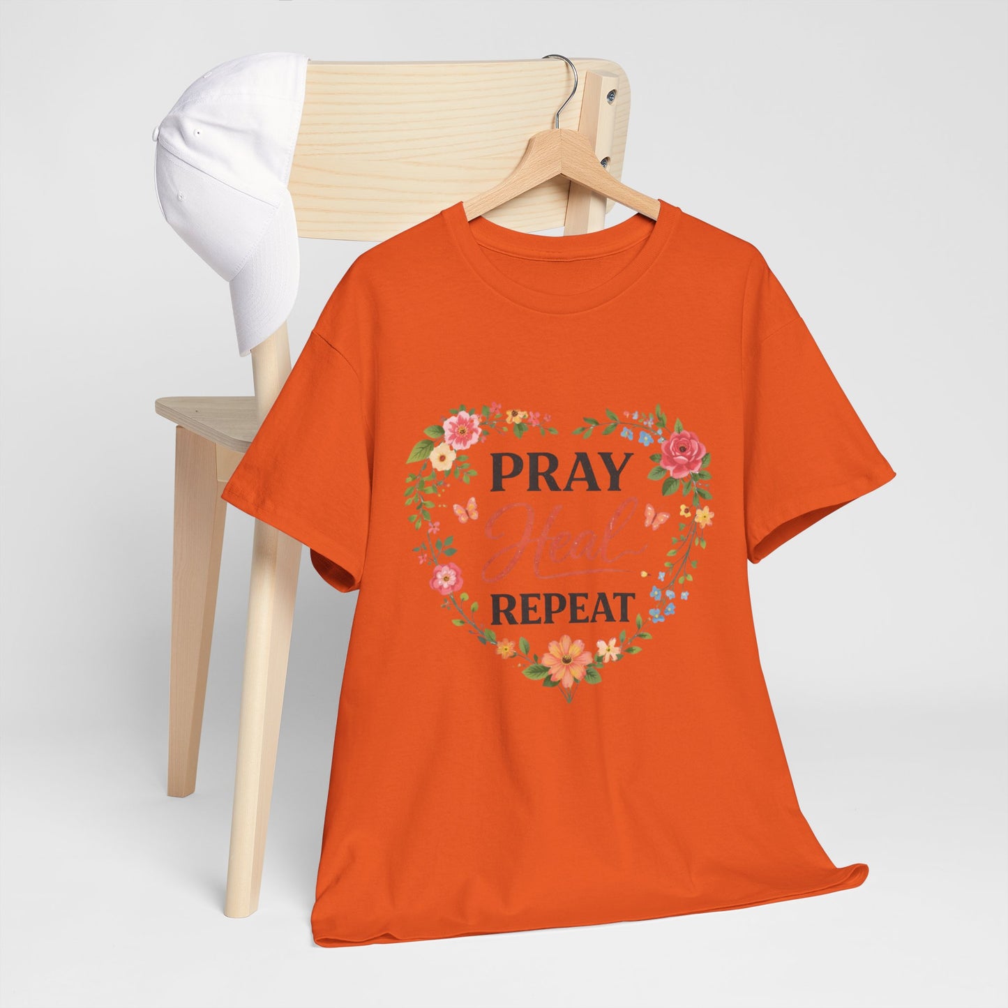 T-Shirt „Pray Heal Repeat“ – Inspirierendes T-Shirt mit Glaubensmotiv
