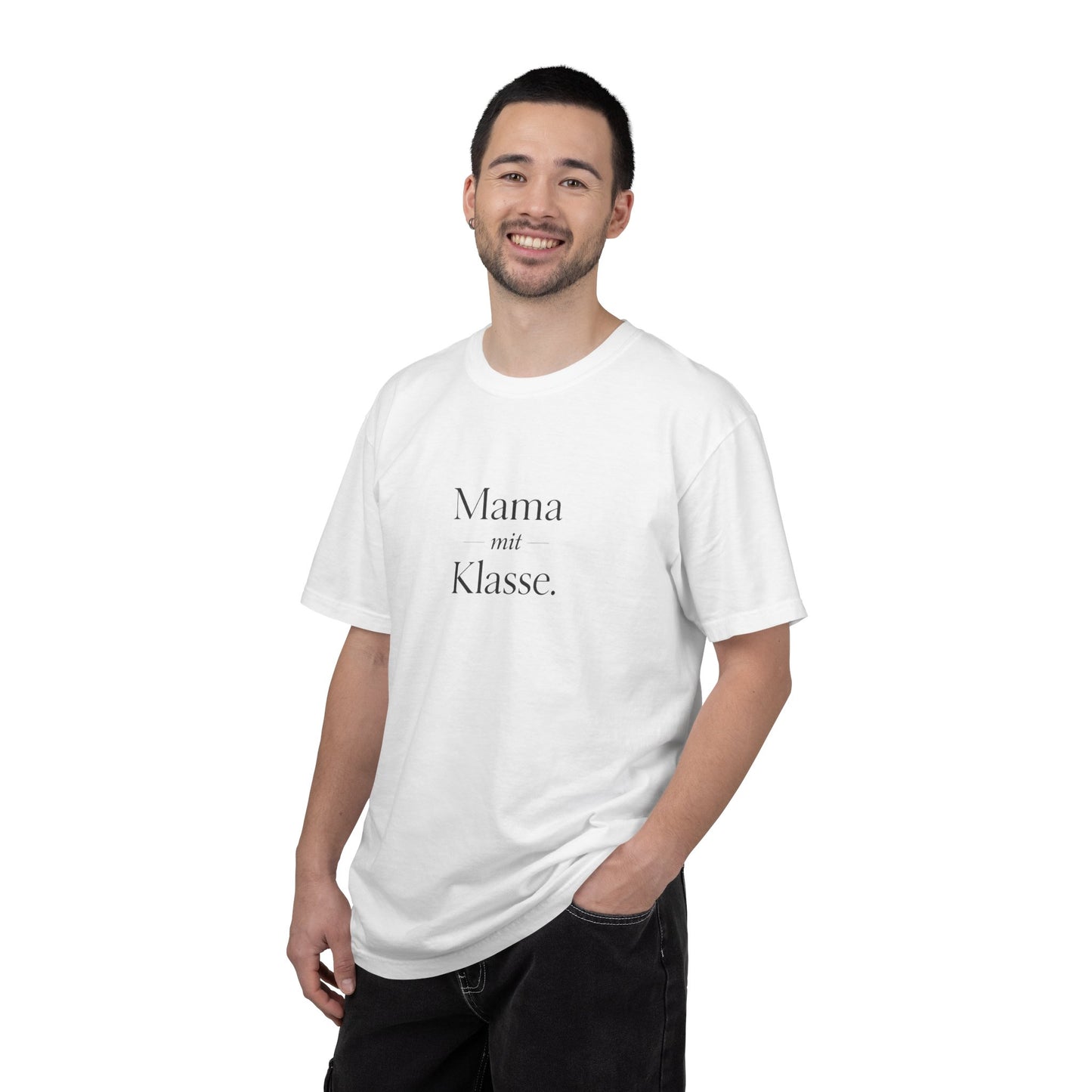 Mama mit Klasse T-Shirt — Stylish German 'Mama with Class' Tee