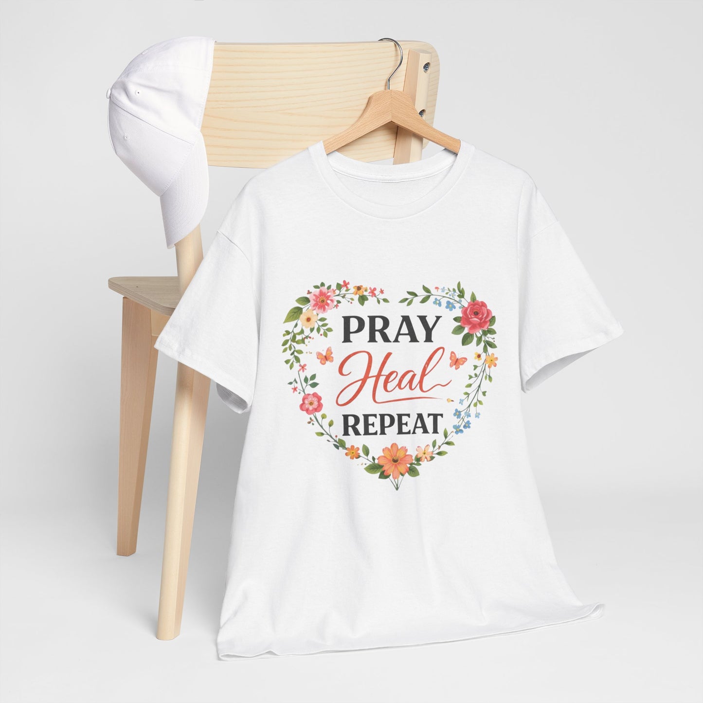 T-Shirt „Pray Heal Repeat“ – Inspirierendes T-Shirt mit Glaubensmotiv