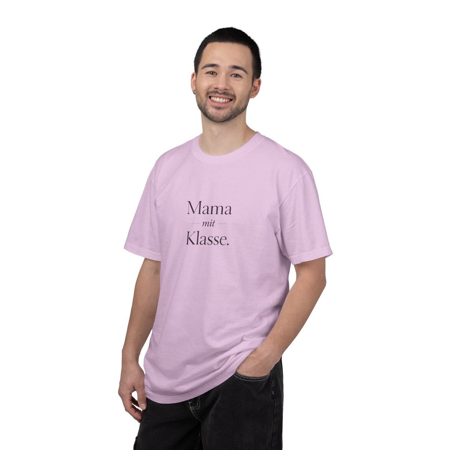 Mama mit Klasse T-Shirt — Stylish German 'Mama with Class' Tee
