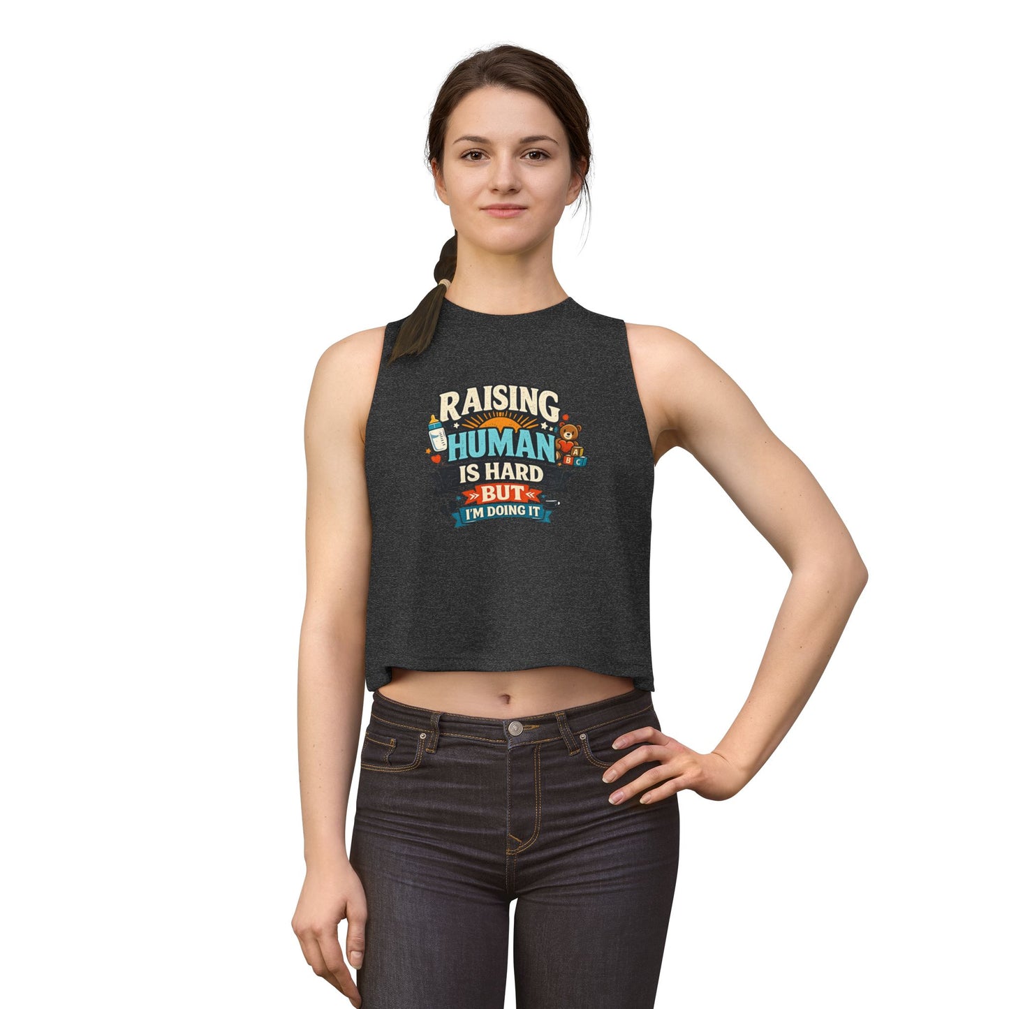 Damen Crop Top — „Kinder großzuziehen ist schwer, aber ich mach’s trotzdem“ Mama Humor