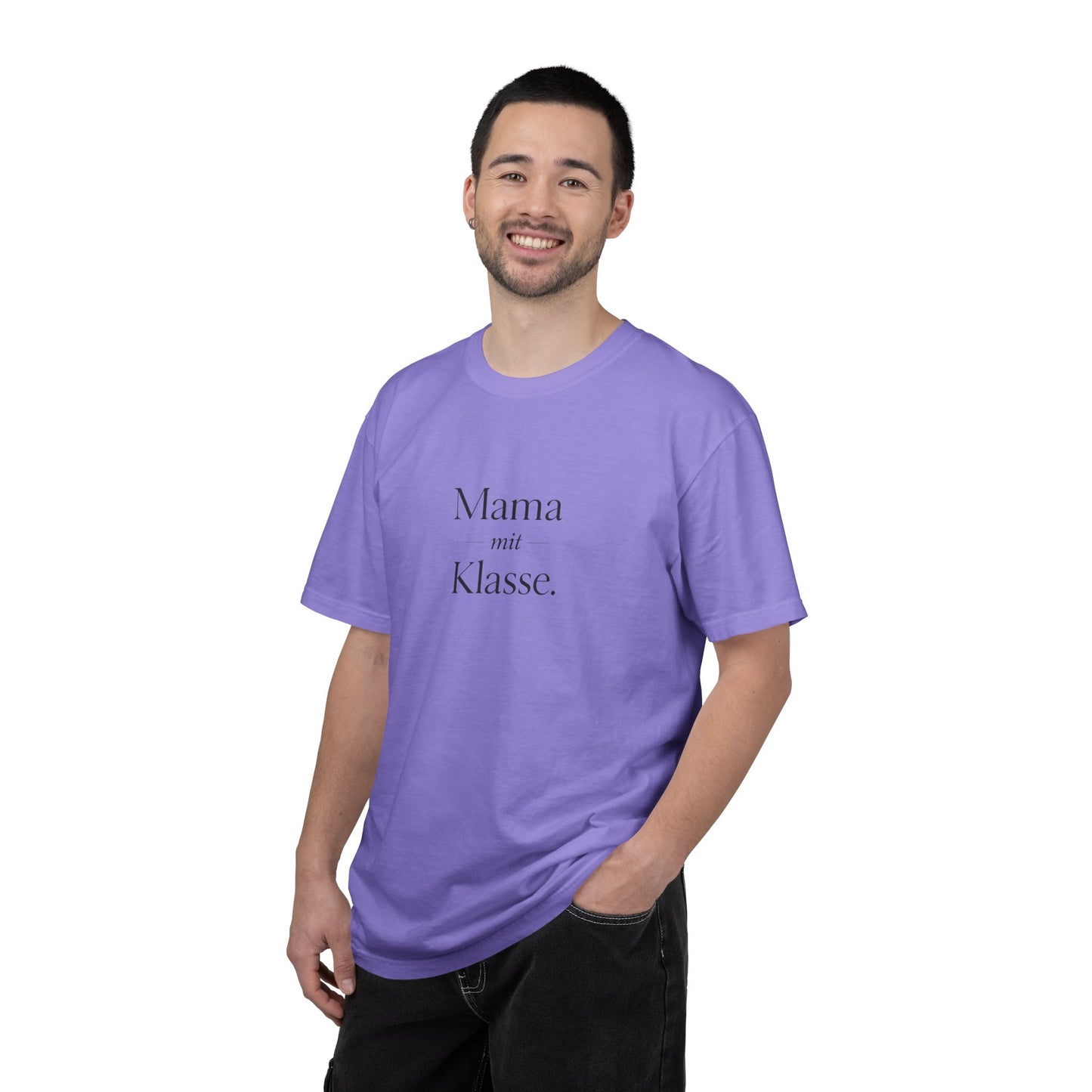 Mama mit Klasse T-Shirt — Stylish German 'Mama with Class' Tee