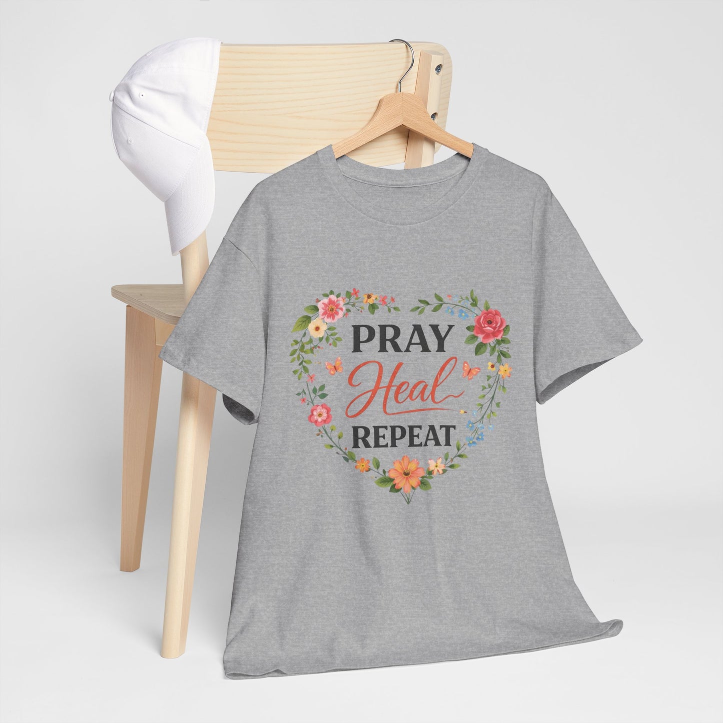 T-Shirt „Pray Heal Repeat“ – Inspirierendes T-Shirt mit Glaubensmotiv